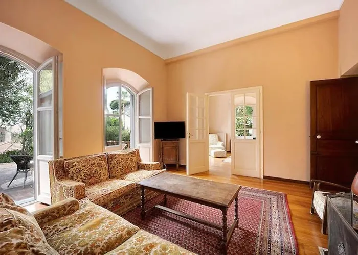 Ferienhaus La Vignetta Con Giardino